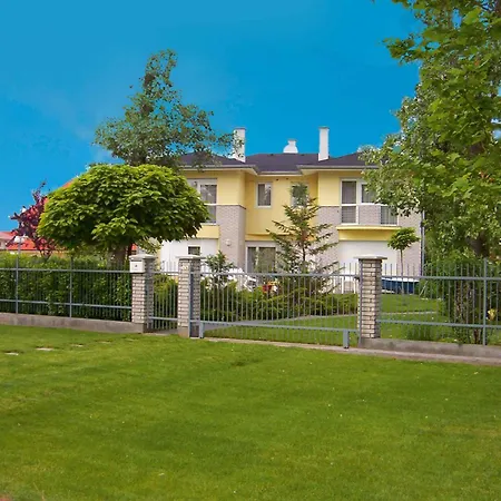 In Szantod/balaton 20221 * Сантод